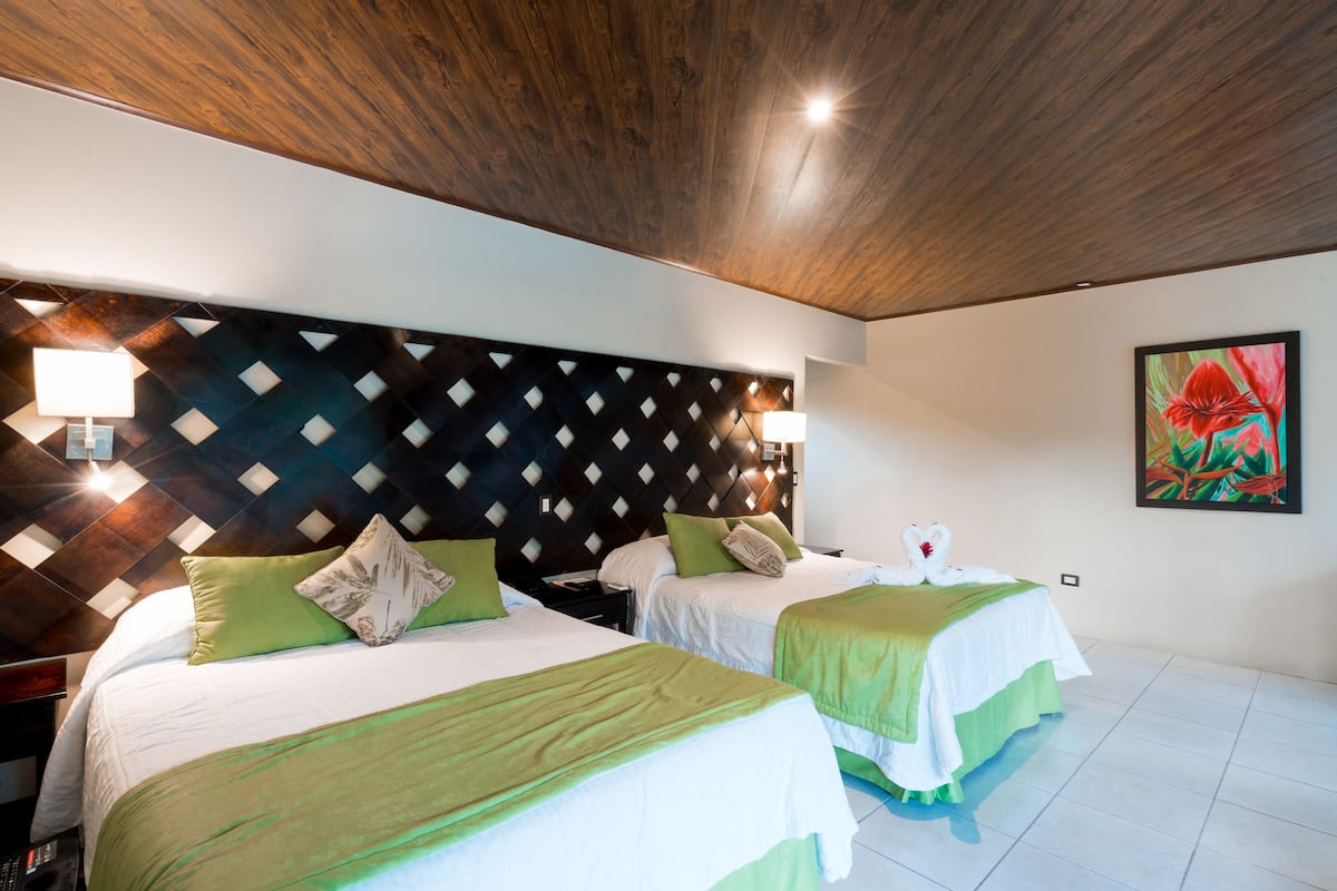 Luna Superior | Premium bedding, minibar, in-room safe, soundproofing