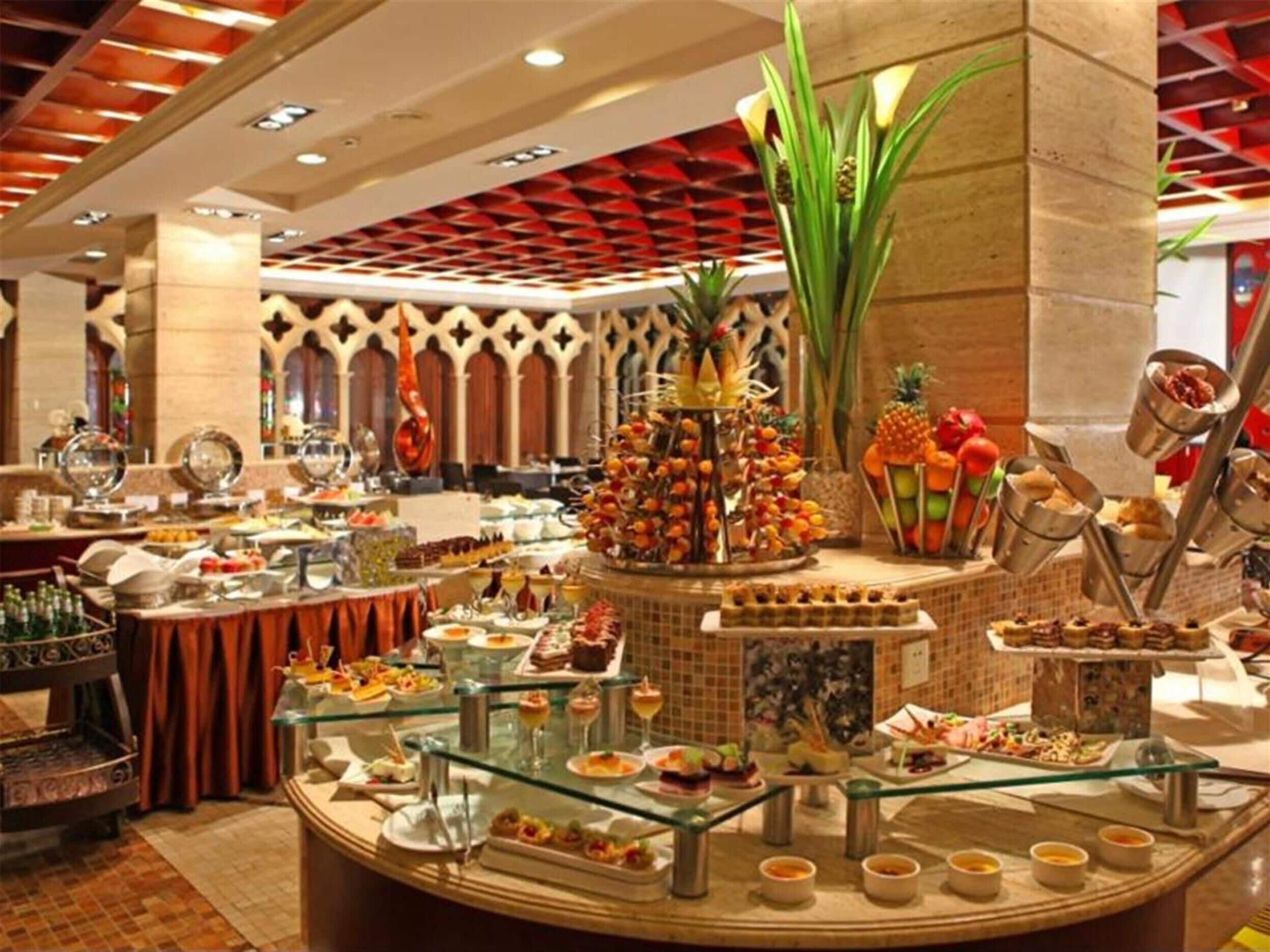 3 か所のレストラン、朝食、ランチ、ディナーに営業 (中華料理)