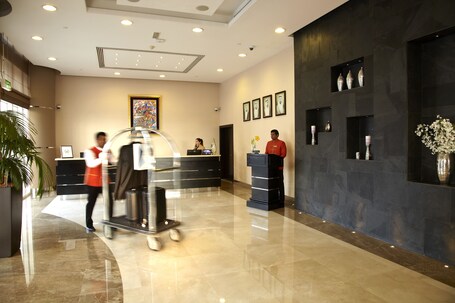 Cristal Hotel Abu Dhabi - Image 8