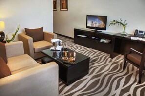 En 32-tommers Flatskjerm-TV med Parabol-TV samt TV