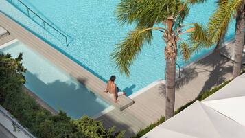 Indoor pool, outdoor pool