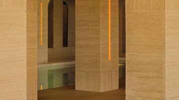 Couples treatment rooms, sauna, hot tub, Turkish bath, body treatments