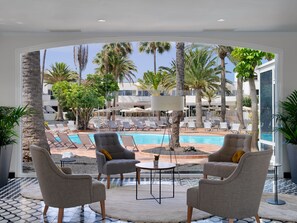 Lobby sitting area - H10 Ocean Dunas - Adults Only (La Oliva)