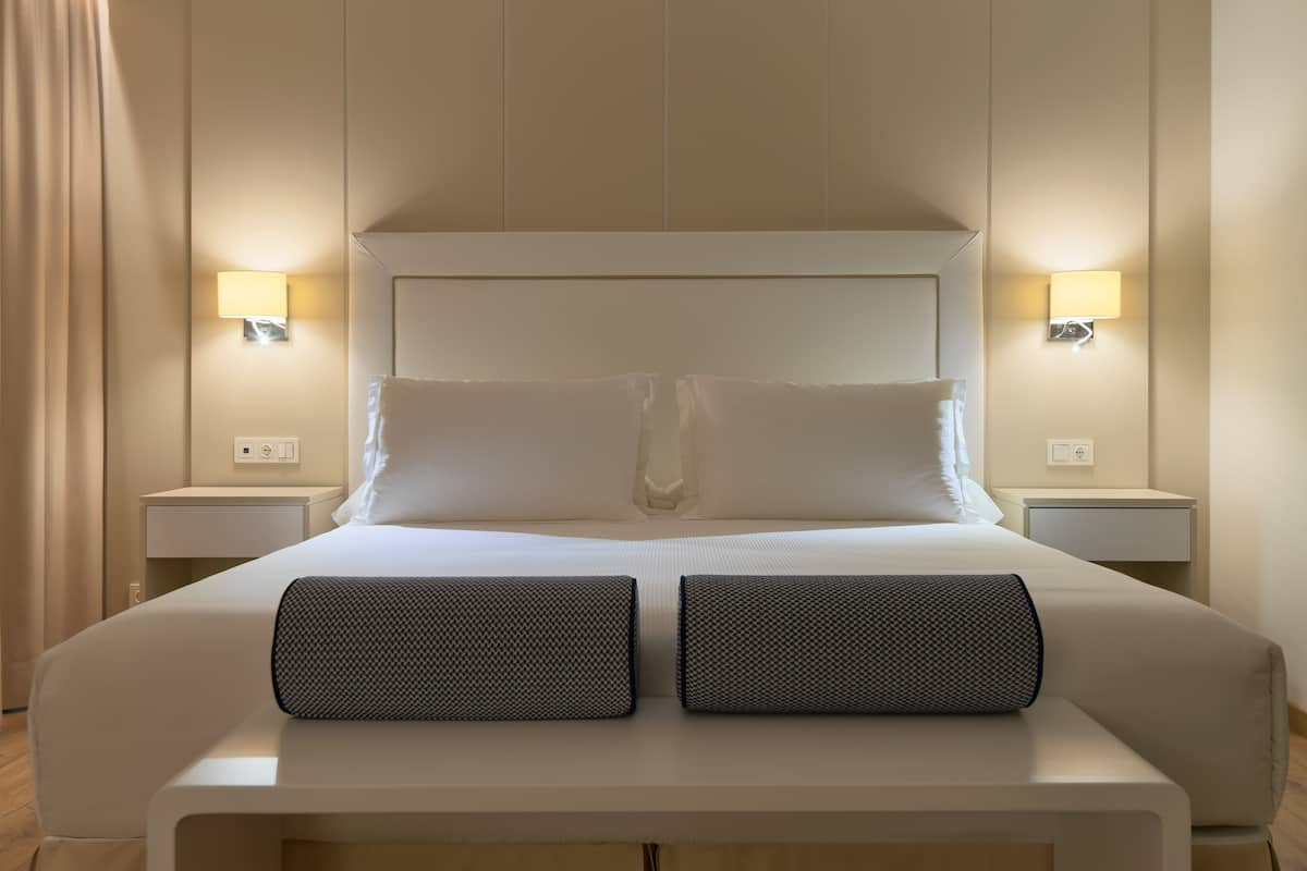Minibar, desk, free WiFi, bed sheets