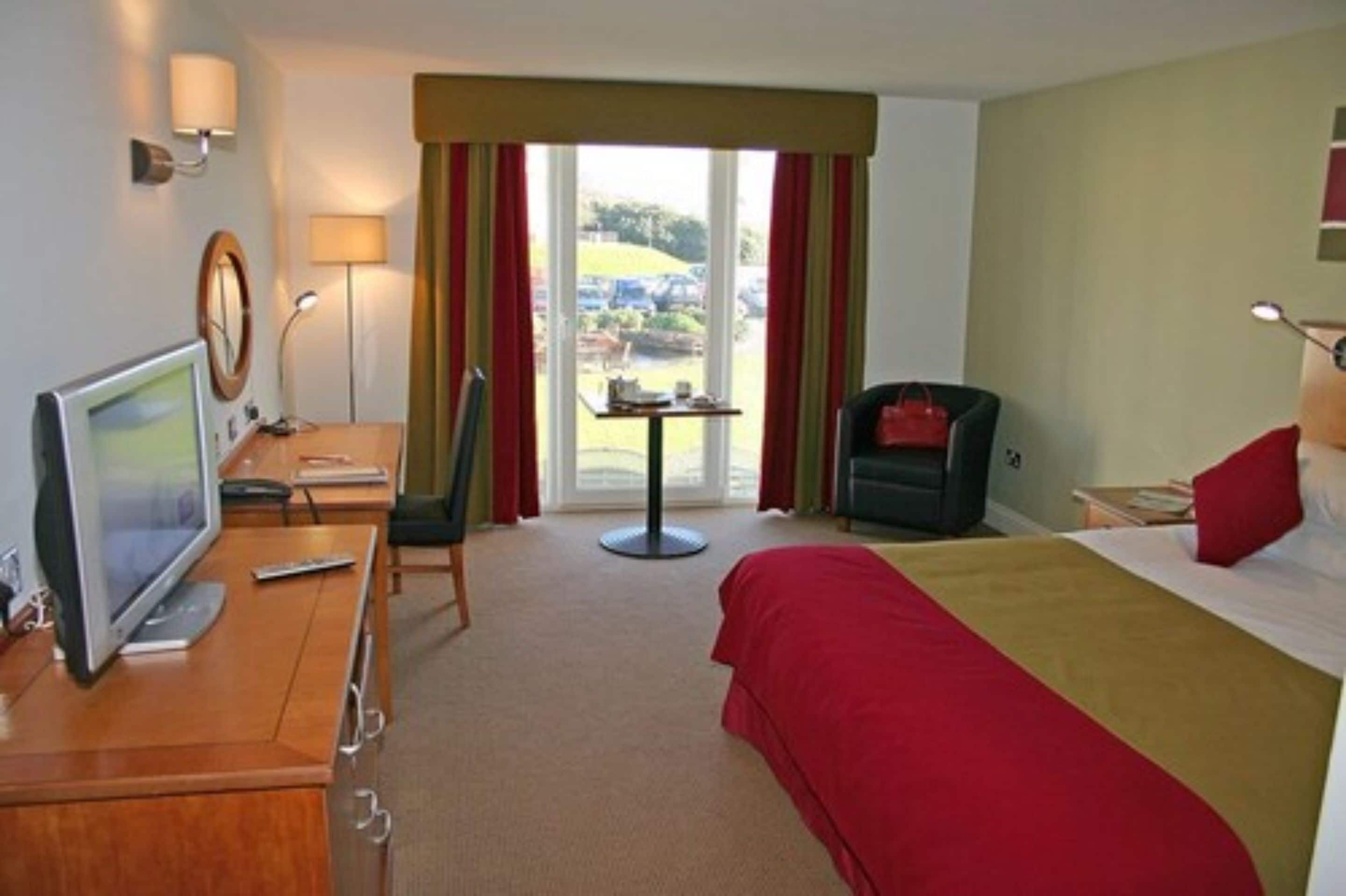 Kahden hengen superior-huone (kaksi sänkyä) | Tallelokero huoneessa, työpöytä, silitysrauta/-lauta, ilmainen Wi-Fi