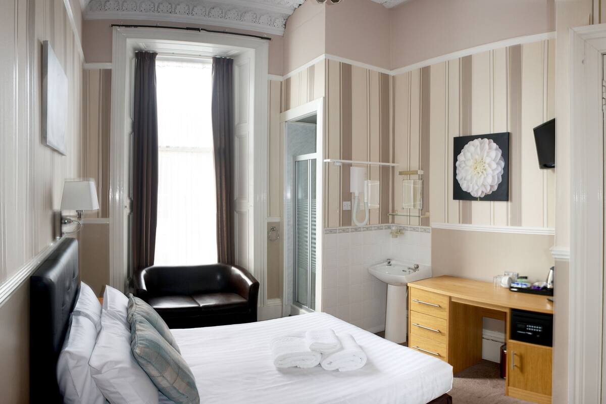 Double Room,External Private Bathroom | Trang trí khác biệt, trang bị nội thất với thiết kế riêng biệt, bàn