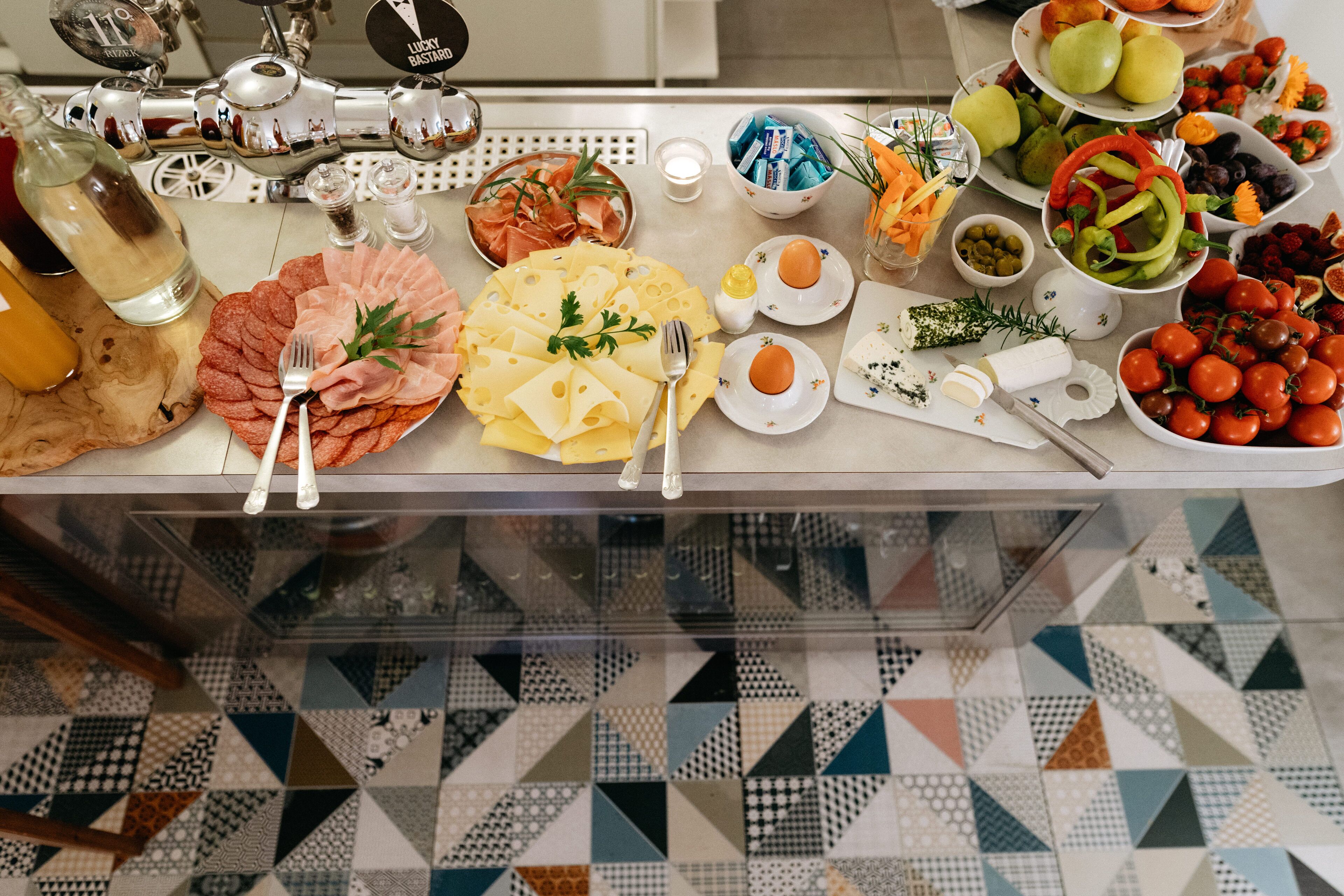 daily buffet breakfast (czk 200 per person)