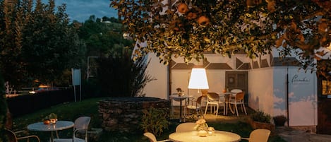 Tempat makan outdoor