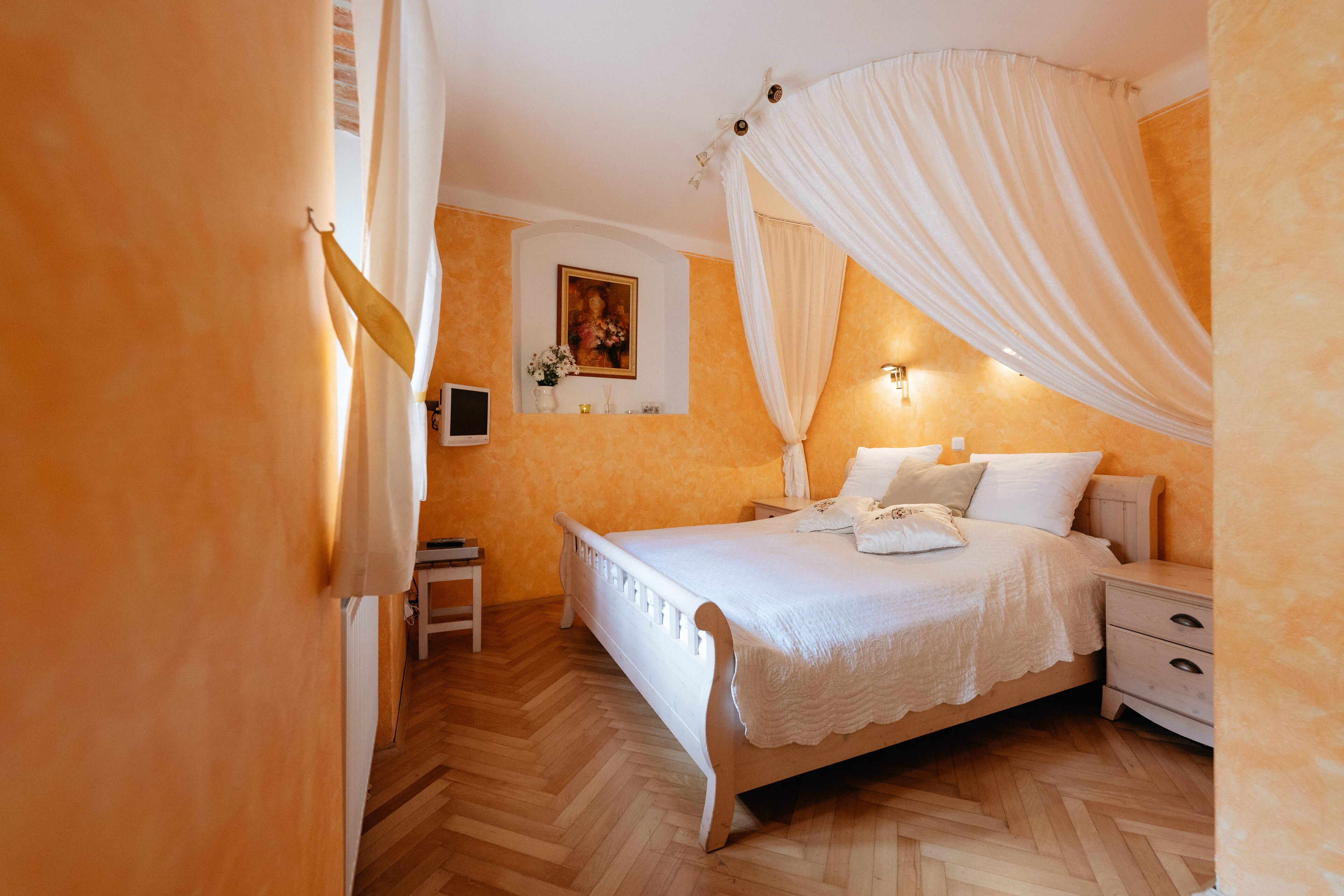 double room (with extra bed) | premium bedding, minibar, in-room safe, individually decorated