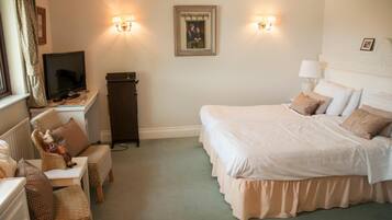 Minibar, desk, iron/ironing board, free WiFi