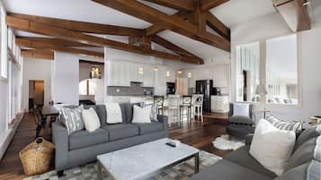 Cobertura família, 4 quartos, terraço, vista para a montanha | Roupas de cama premium, camas Tempur-Pedic, cofres nos quartos