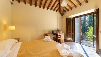 In-room safe, desk, laptop workspace, blackout curtains