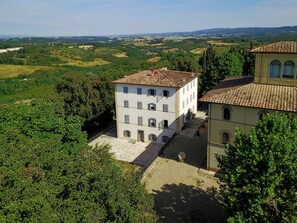 Aerial view - Villa Montarioso (Monteriggioni)