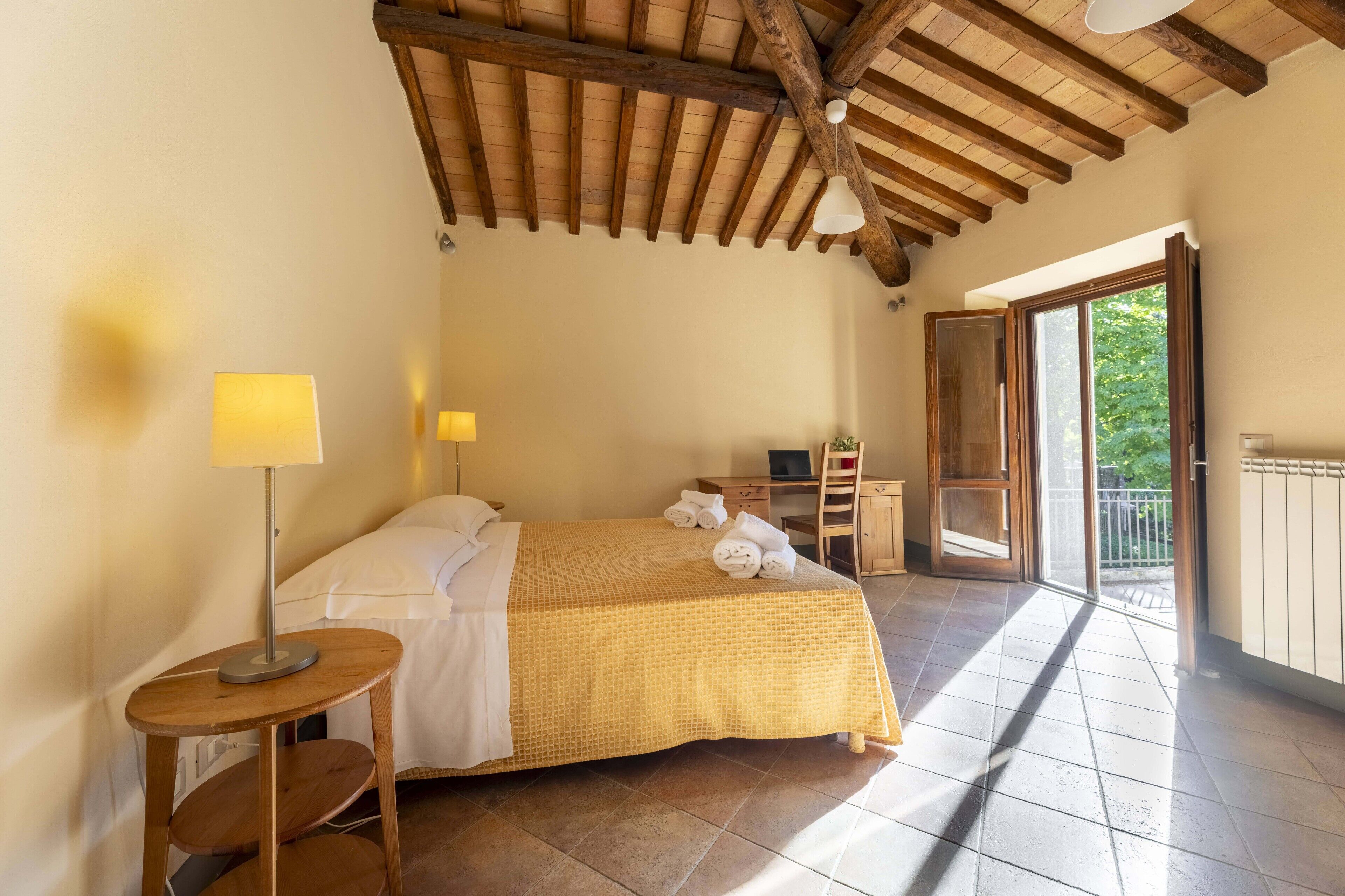 Suite Premium, 1 grand lit et 1 canapé-lit, terrasse, vue jardin