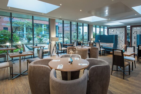 Breakfast and dinner served, British cuisine - Conference Aston Hotel - Birmingham City (Birmingham)