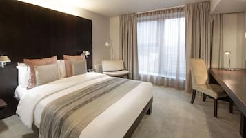 Desk, laptop workspace, free WiFi, bed sheets