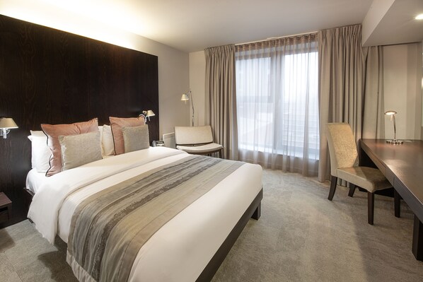 Desk, laptop workspace, free WiFi, bed sheets