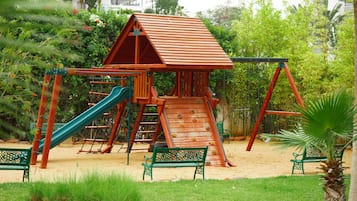 Children’s play area – outdoor