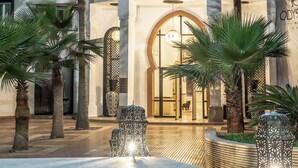 Front of property – evening/night - Odyssee Park Hotel (Dcheira El Jihadia)