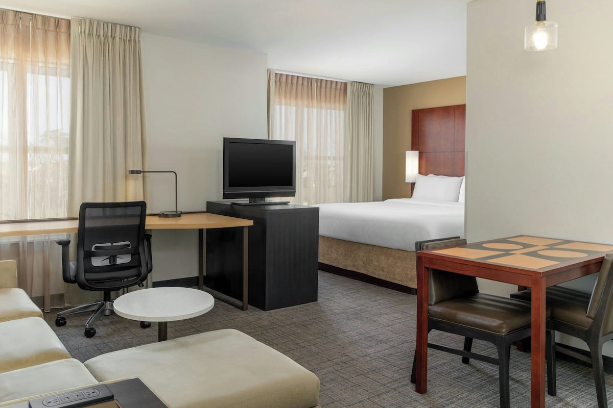 1 bedroom, in-room safe, desk, iron/ironing board
