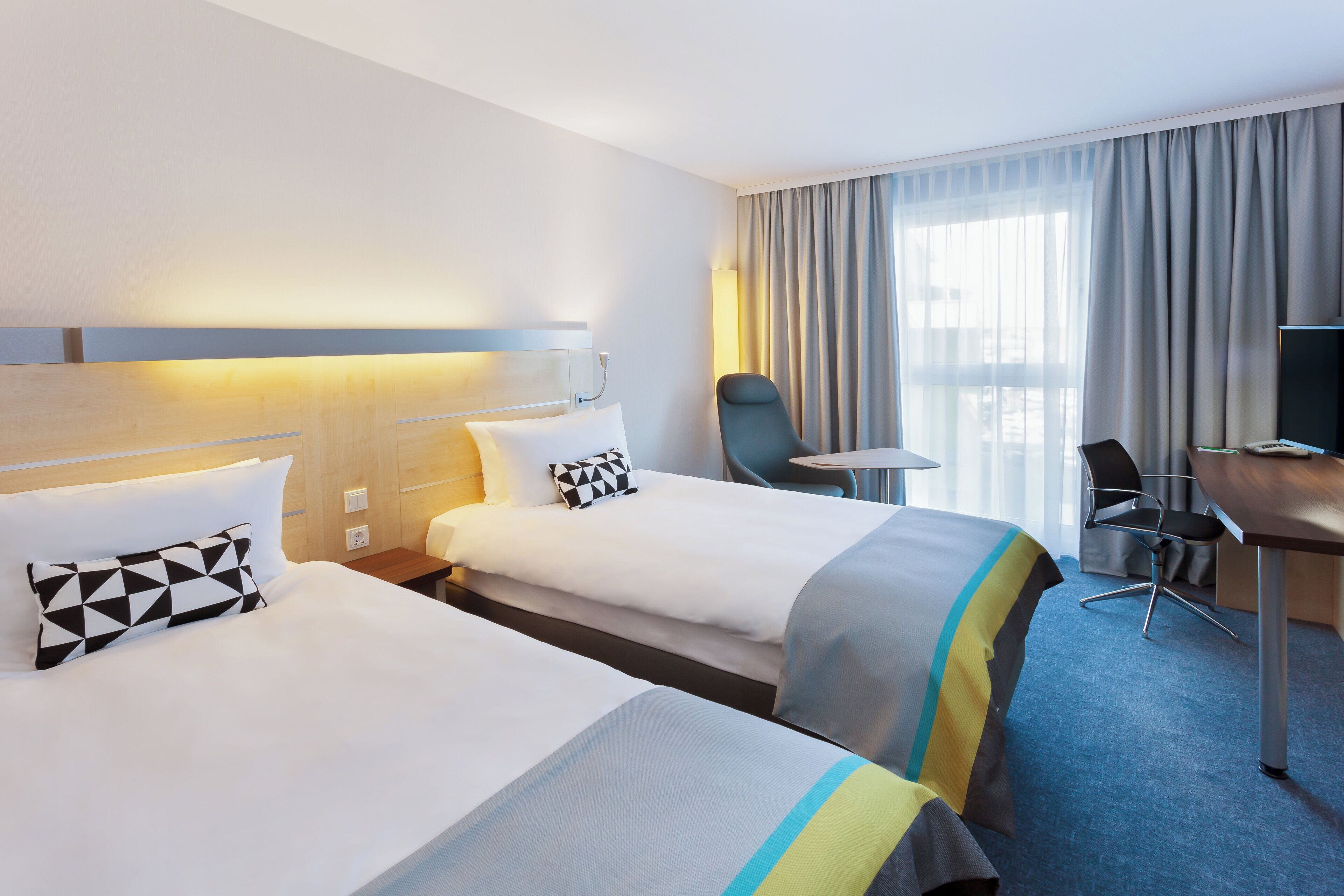 Standard Room, 2 Twin Beds | Desk, laptop workspace, blackout drapes, soundproofing