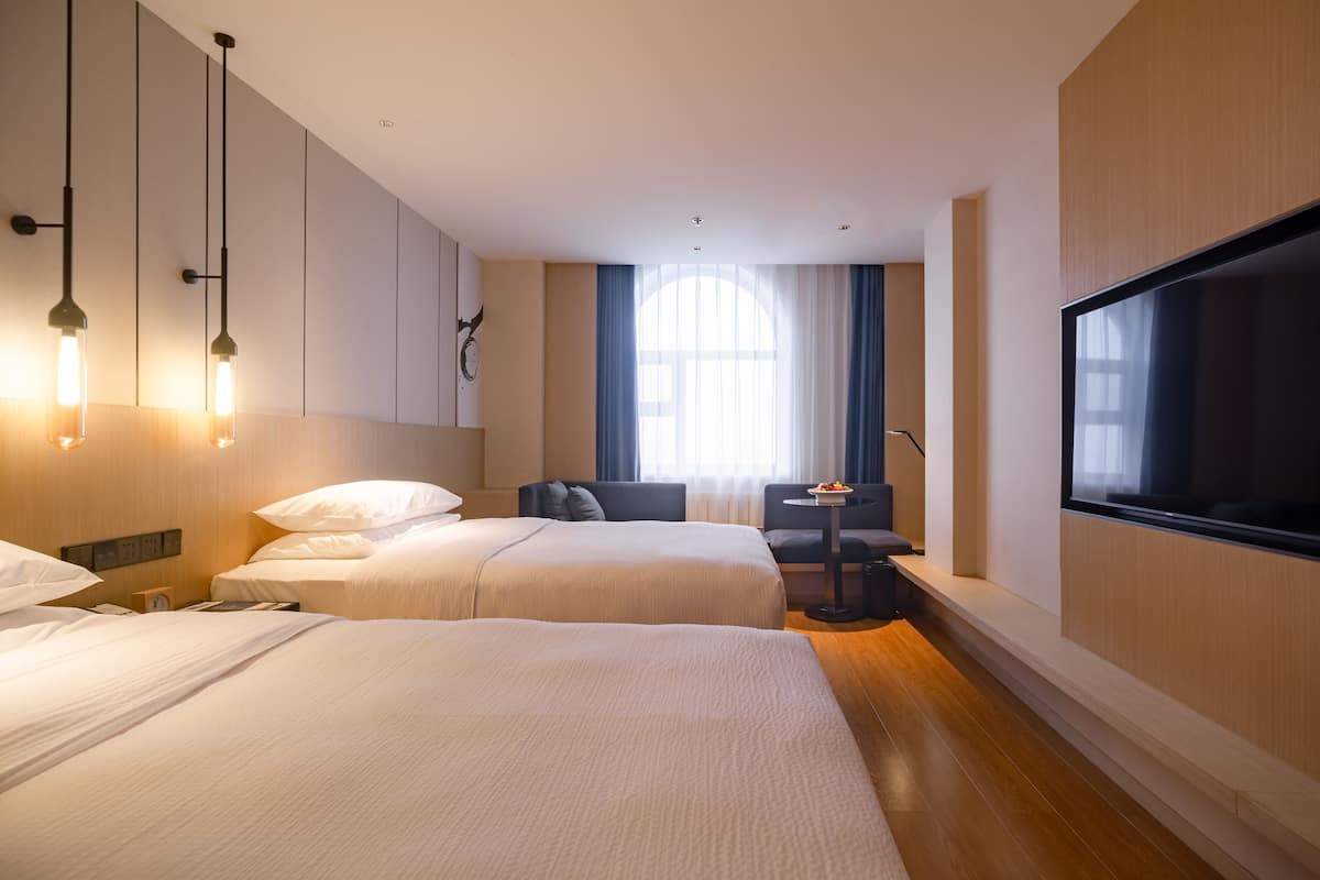 Minibar, in-room safe, soundproofing, free WiFi