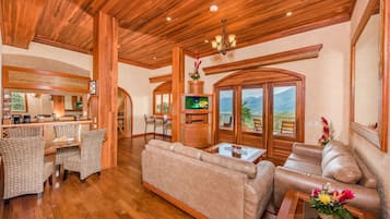 Three Bedroom Premier Suite | Sala de estar | TV de tela plana, DVD player, dock para iPod