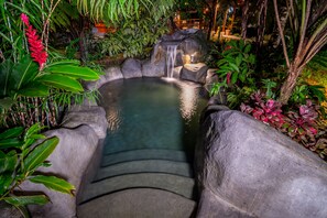 2 piscines extérieures