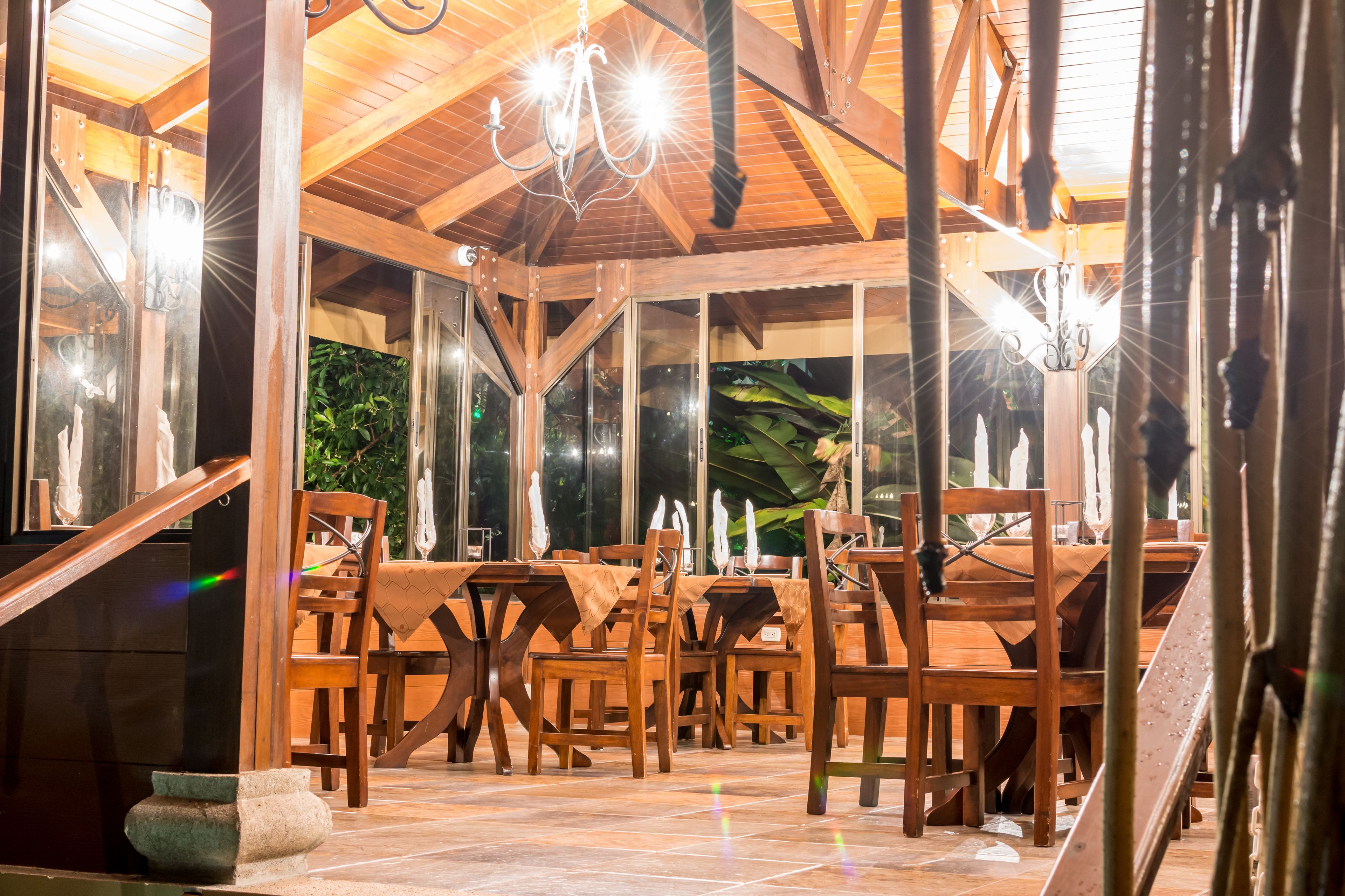 breakfast, lunch and dinner served