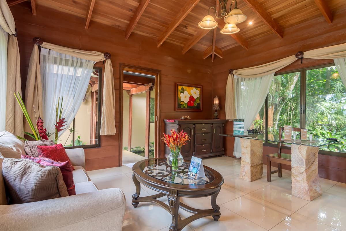 couples treatment room(s), body treatments, hot stone massages