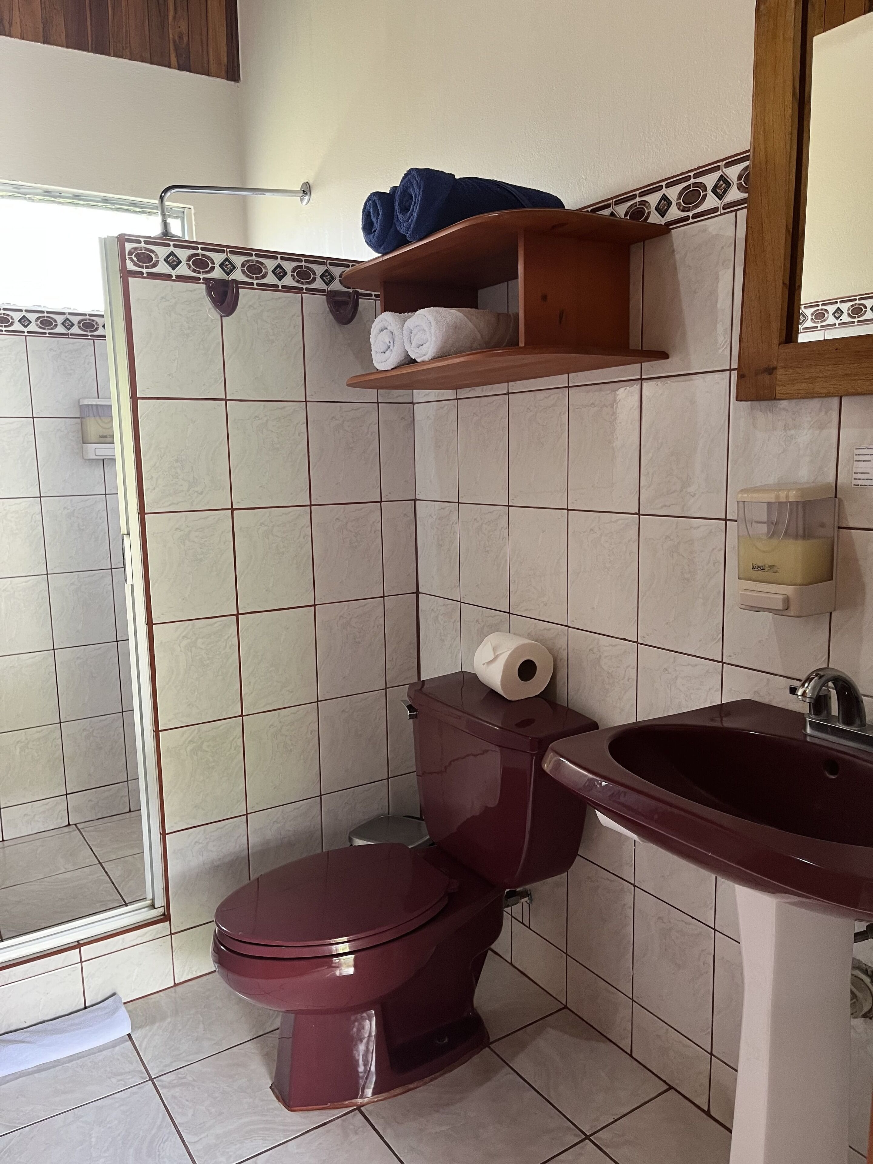 classic quadruple room | bathroom | shower, rainfall showerhead, free toiletries, towels