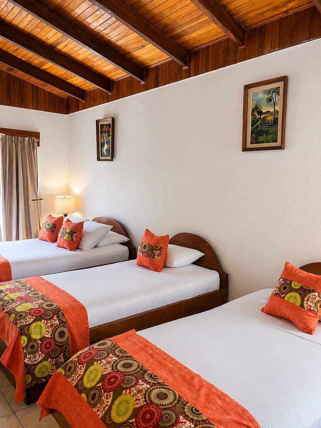 Classic Triple Room | In-room safe, blackout drapes, free WiFi, bed sheets