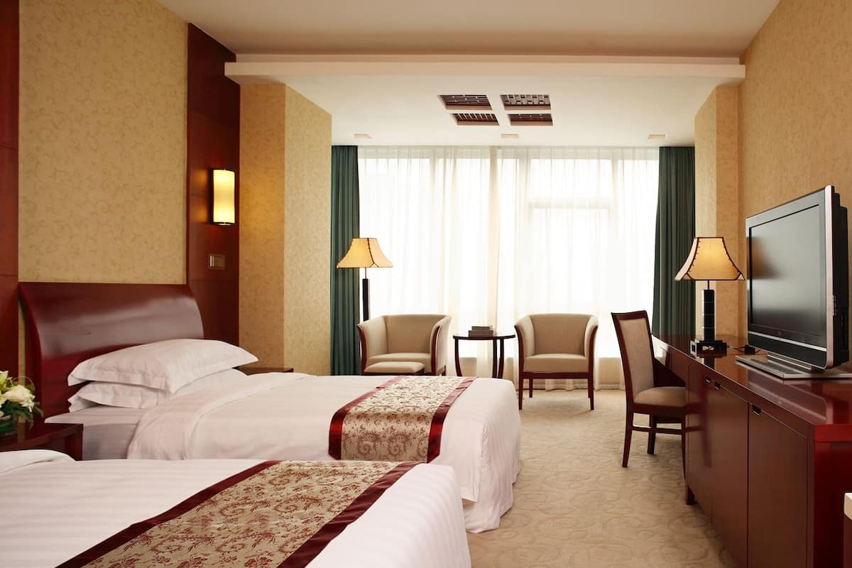 Down duvets, minibar, in-room safe, desk