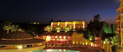 Seasonal outdoor pool, open 10 AM to 8 PM, pool umbrellas, sun loungers