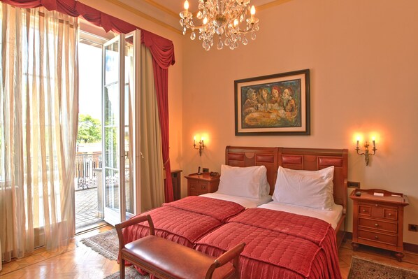 Hypo-allergenic bedding, minibar, in-room safe, free cots/infant beds