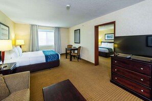 Iron/ironing board, free cribs/infant beds, rollaway beds, WiFi - Comfort Inn And Suites Edson (Edson)