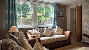 Casa de campo | Área de sala de estar | Televisión LCD de 30 pulgadas con canales por cable y televisión