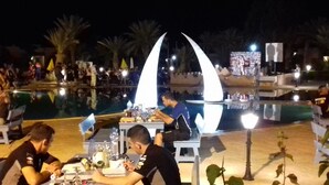 إطلالة على البحيرة