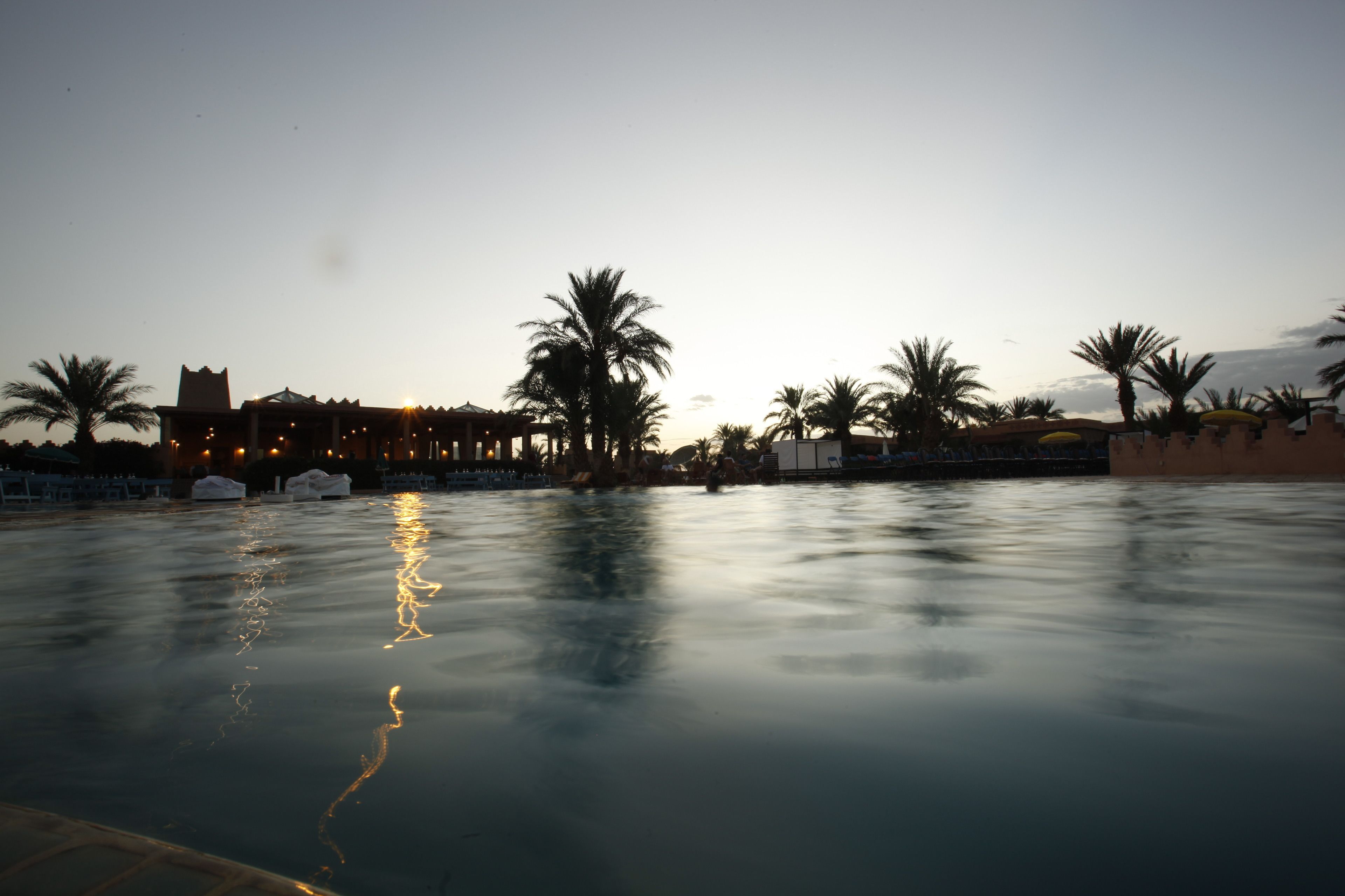 حمّام سباحة خارجي