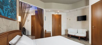 萊尼亞諾維爾康姆飯店