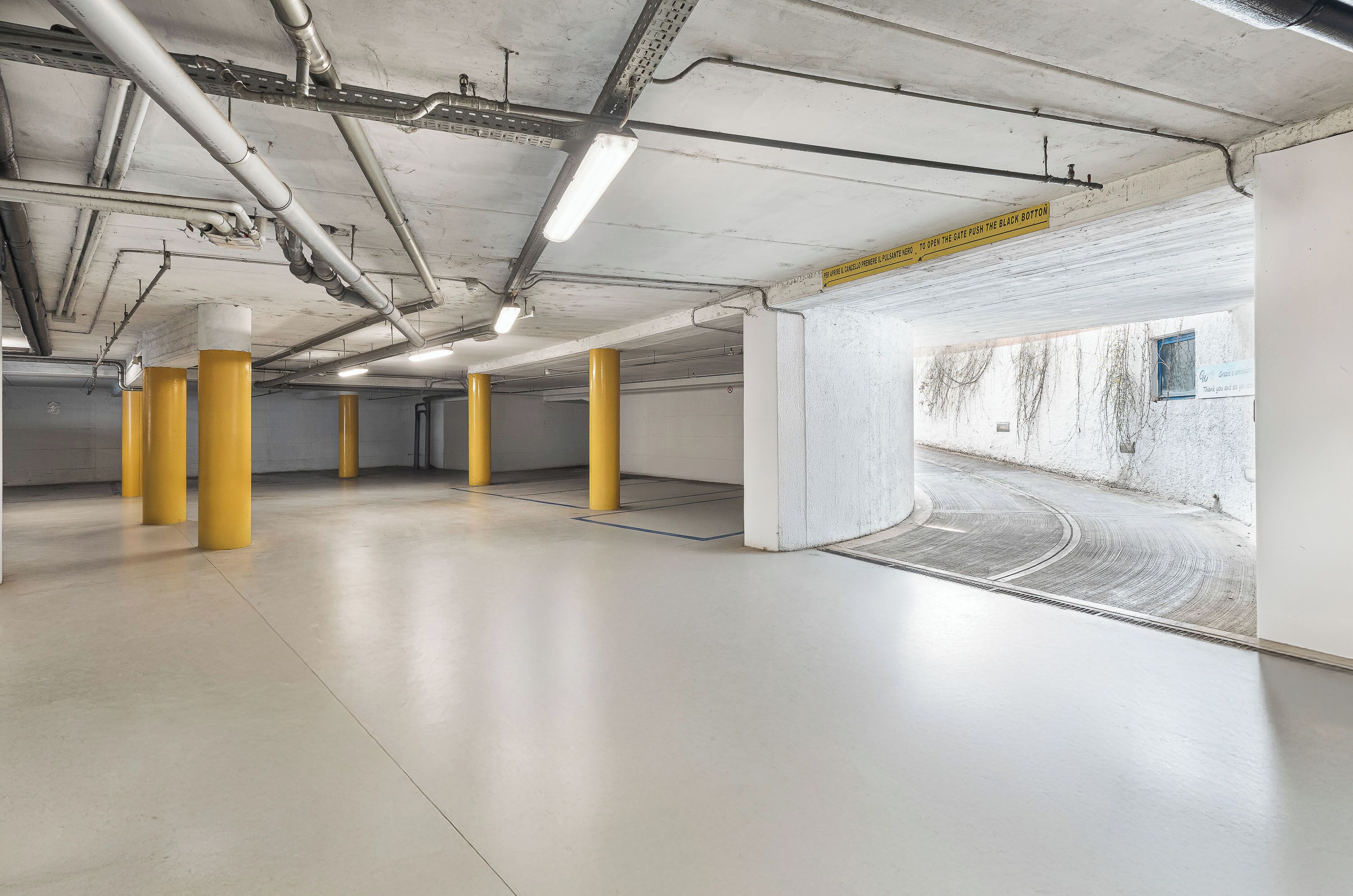 self-parking (surcharge) 10 per day