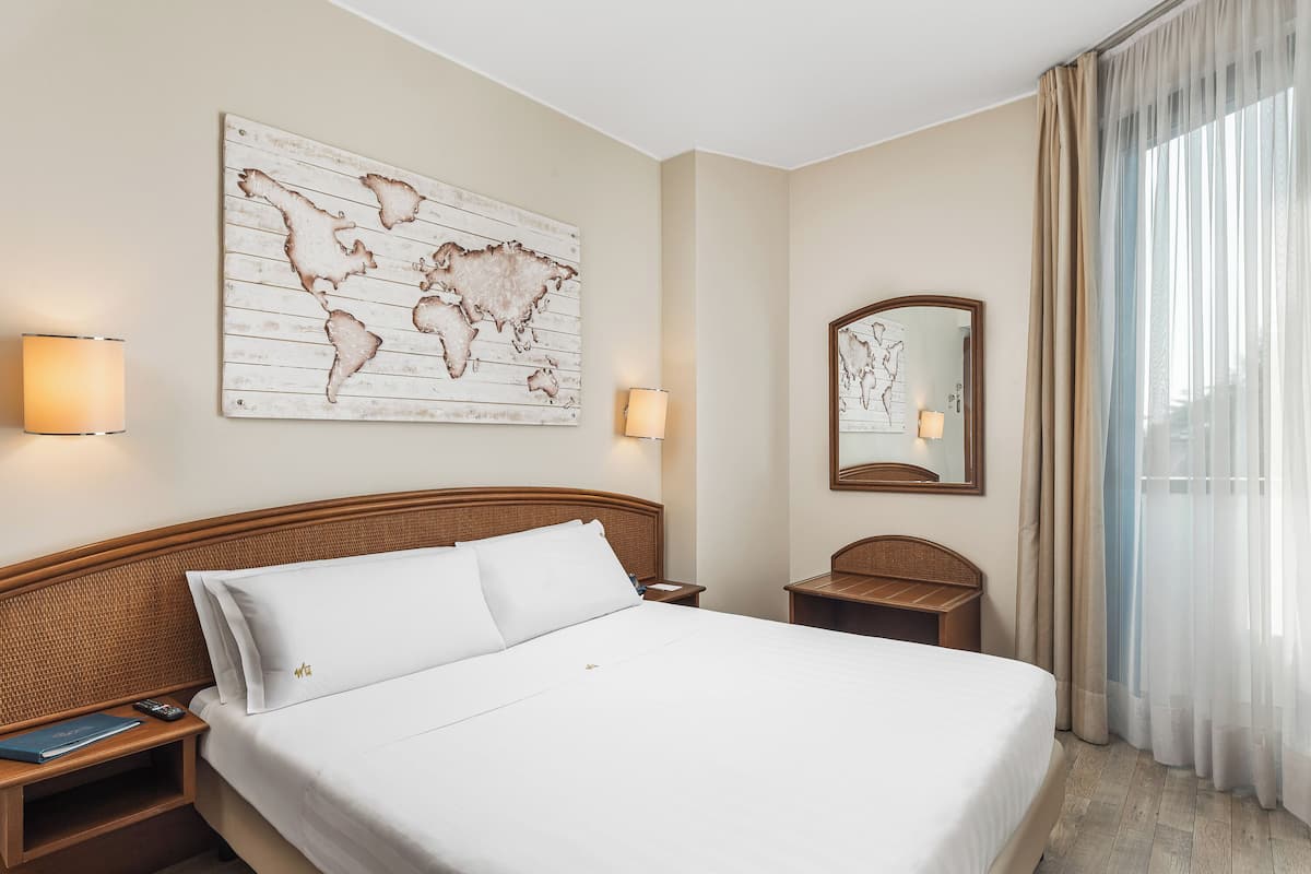 1 bedroom, premium bedding, down duvets, Select Comfort beds