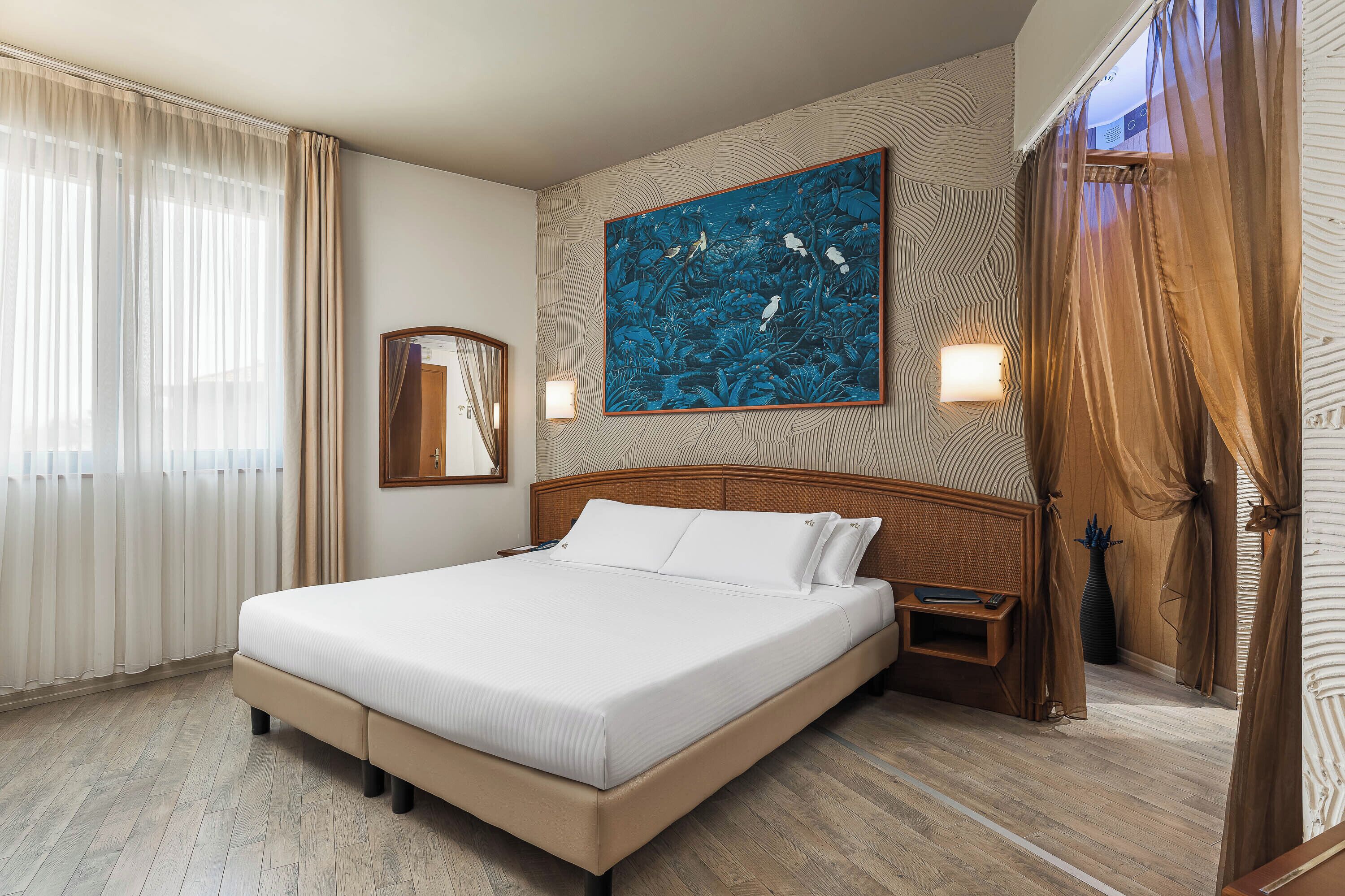 Suite | Premium bedding, down comforters, Select Comfort beds, minibar