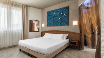 Suite | Premium bedding, down comforters, Select Comfort beds, minibar