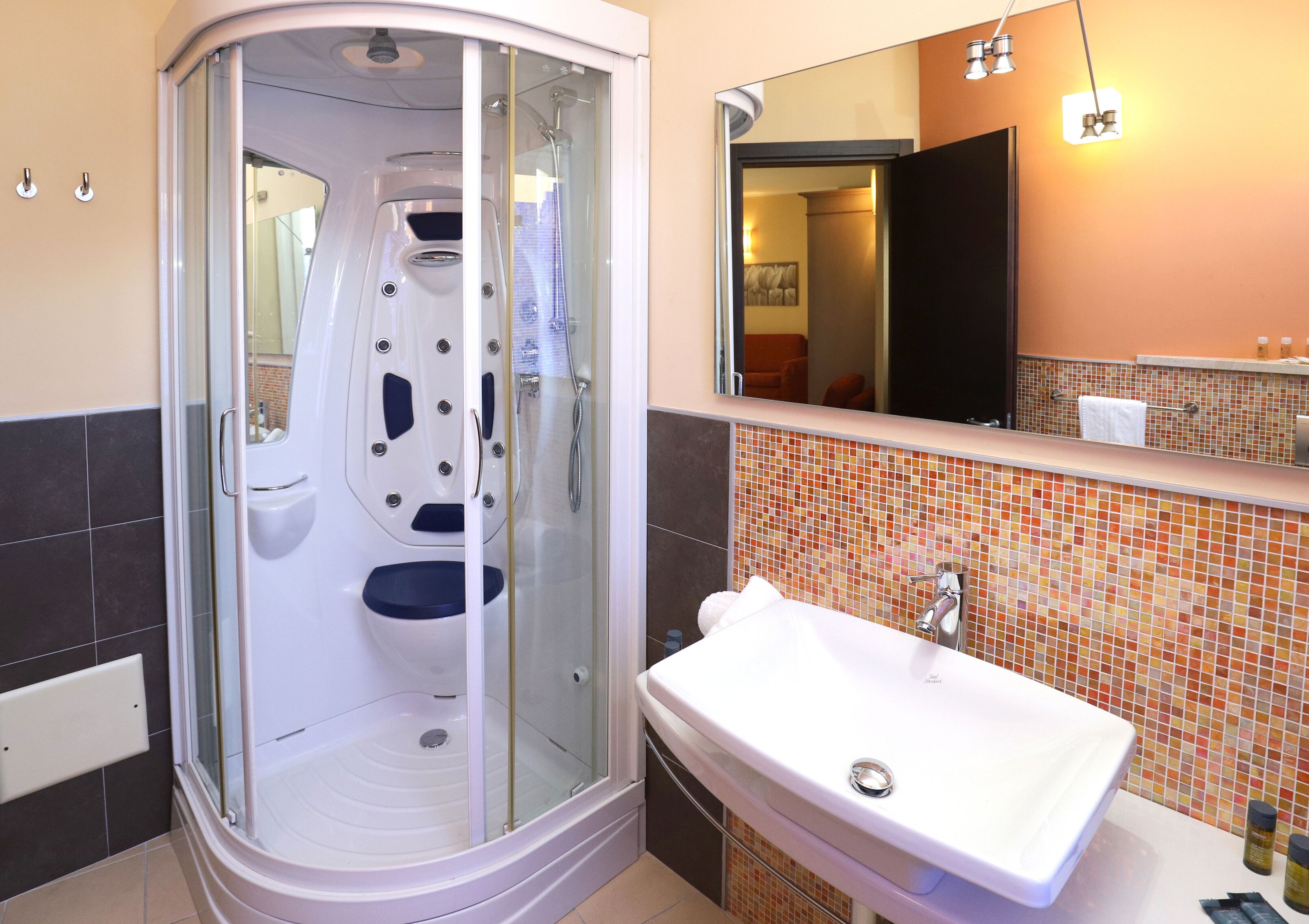 junior suite | bathroom | free toiletries, hair dryer, slippers, bidet