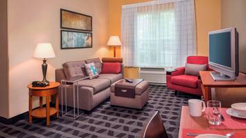 Executive Suite, 1 Double Bed | Living area | 32-inch Smart TV with satellite channels, TV, Netflix