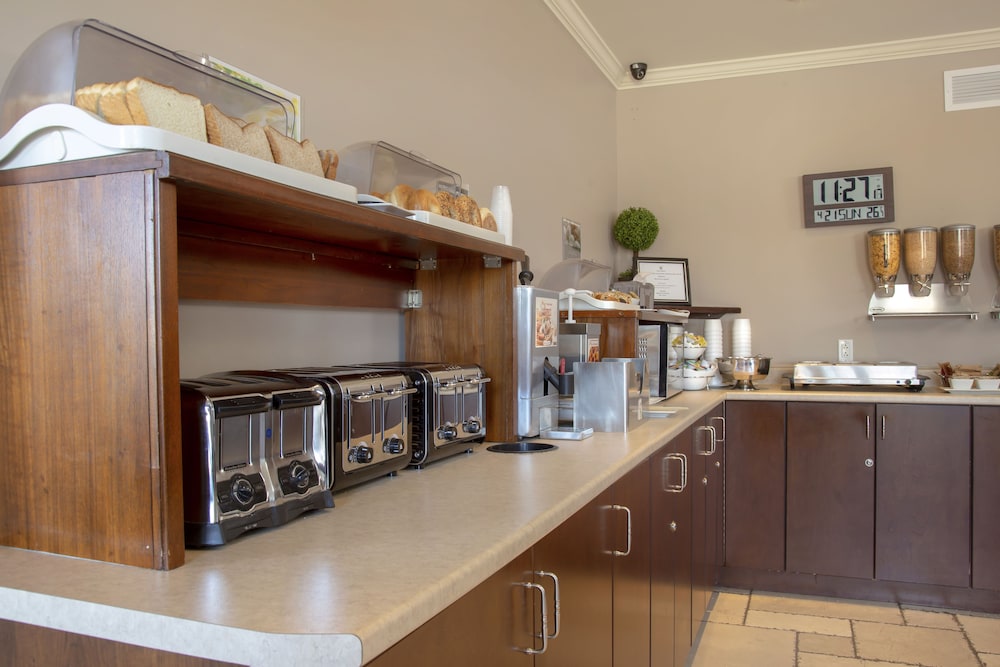 Hôtel Brossard by null