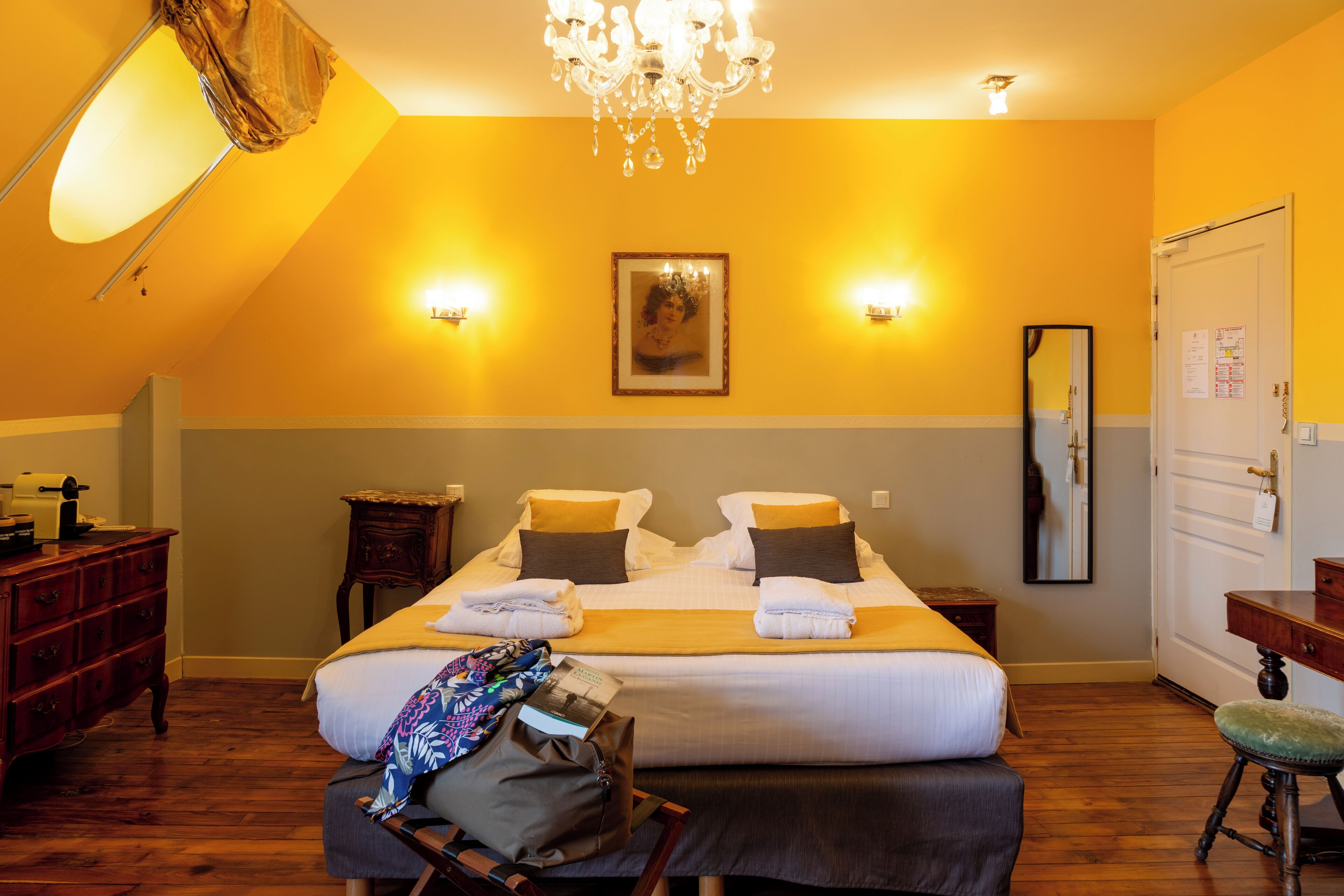 superior double room | premium bedding, in-room safe, individually decorated, desk