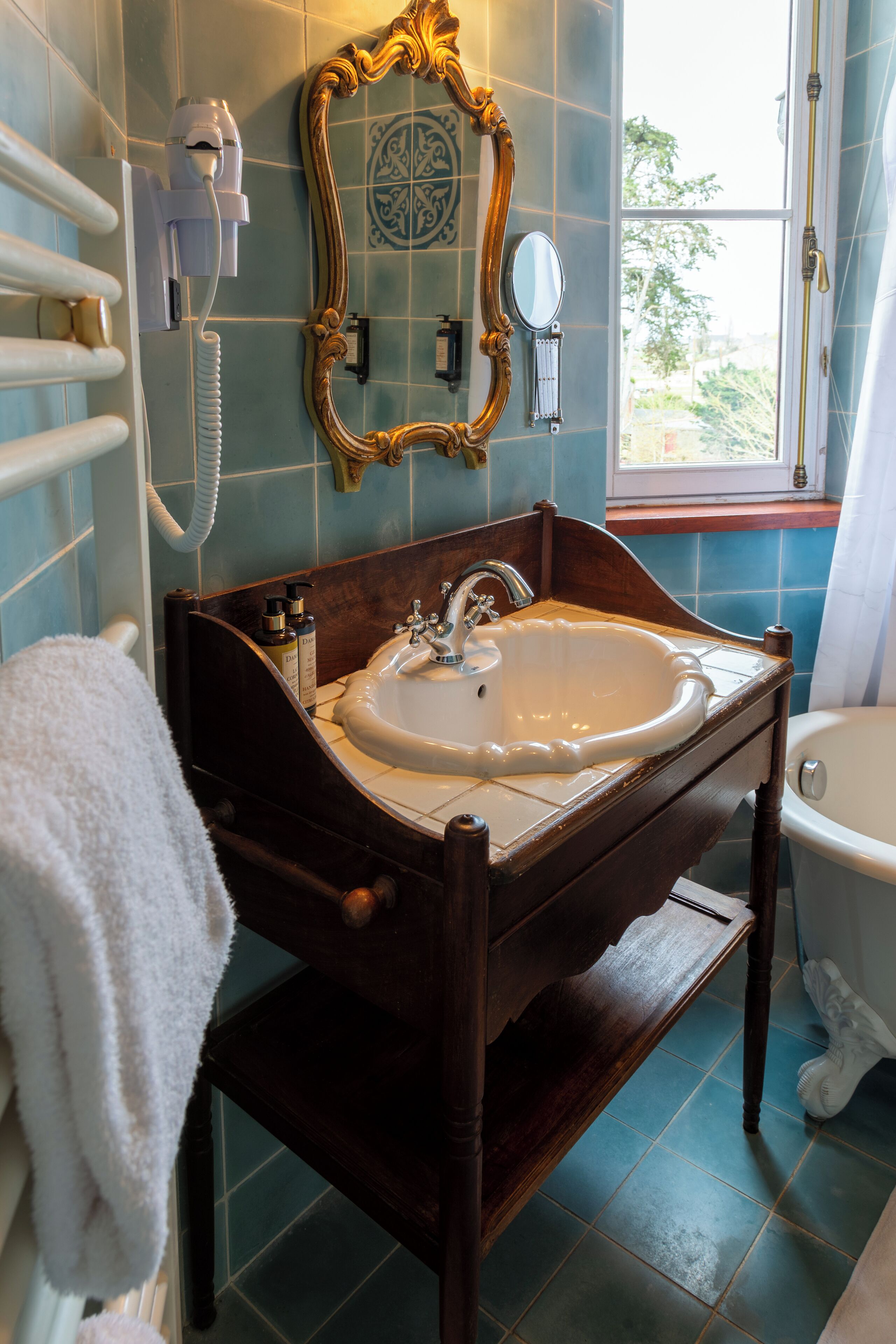 superior double room | premium bedding, in-room safe, individually decorated, desk