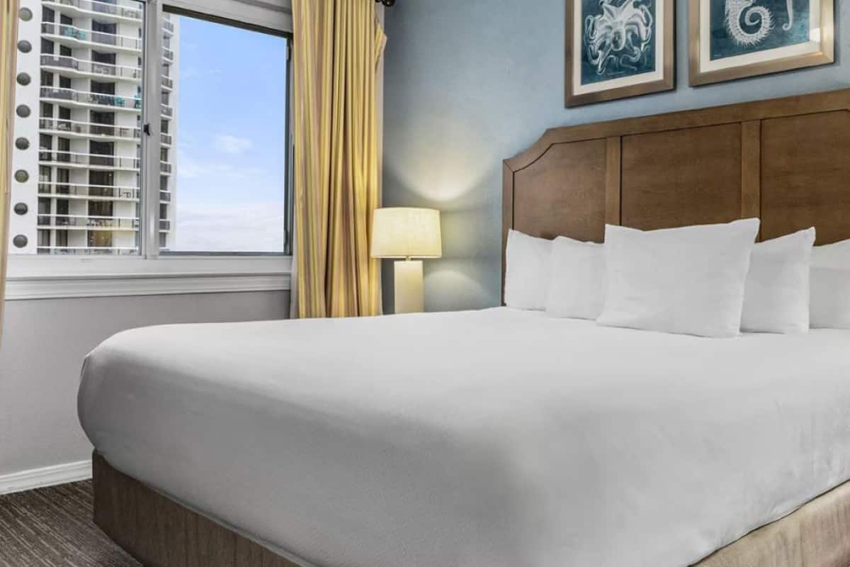 Deluxe Suite, 1 Bedroom | 1 bedroom, in-room safe, iron/ironing board, free WiFi